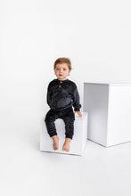 Load image into Gallery viewer, Velour Henley Set- Black