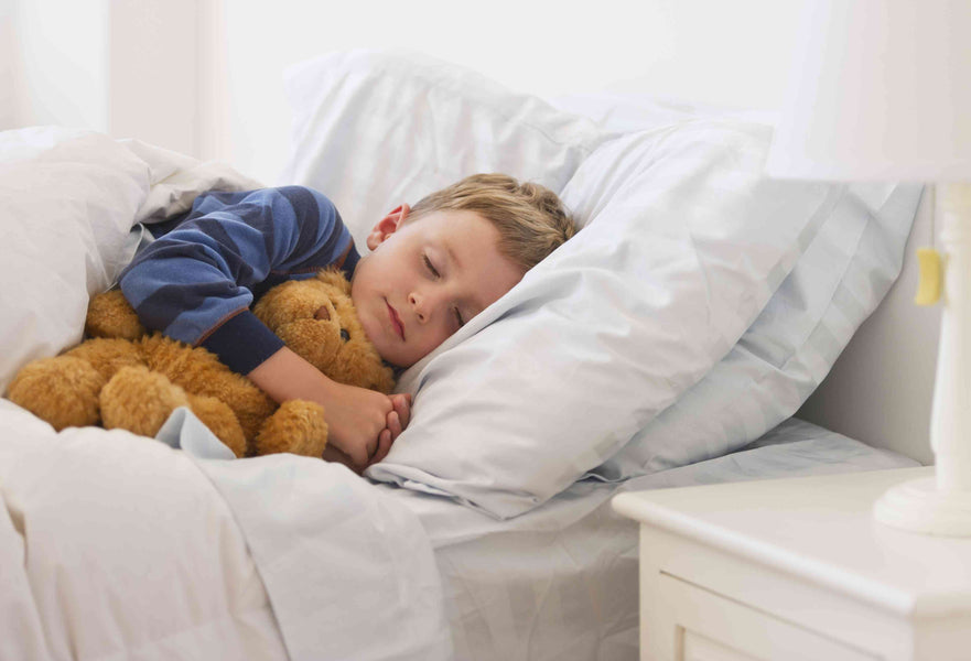 Getting your toddler to bed and… KEEPING him there (A Professional's take)